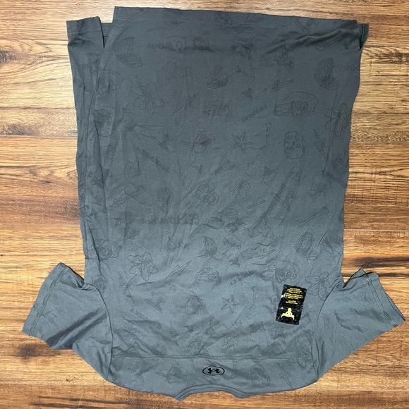 Under armor project rock tshirt. Activated when wet - Picture 2 of 5